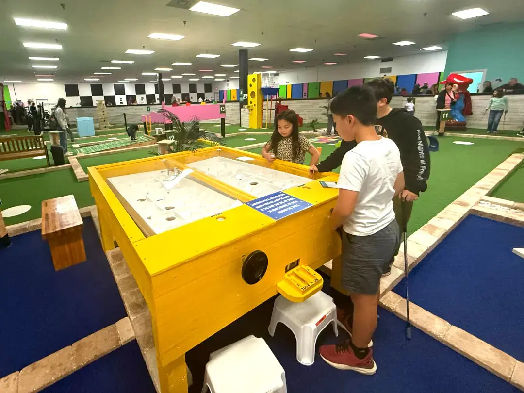 Why Are Mini Golf Field Trips a Smart Choice for Back-to-School Activities?